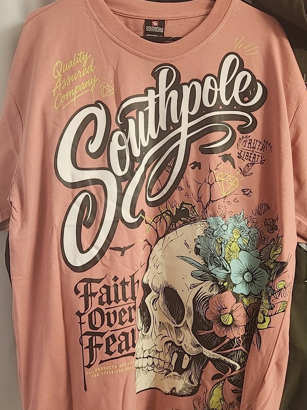 🔥🔥NEW TAGS ON🔥🔥Southpole Men’s Short Sleeve Graphic Tee - Dusty Pink